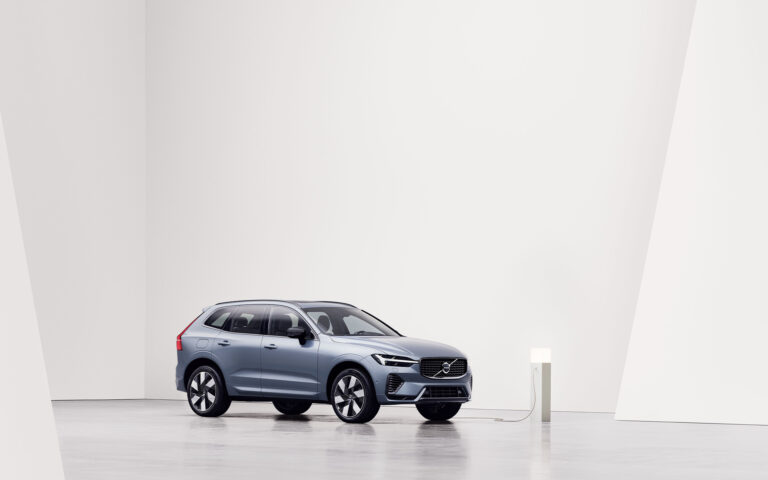 2026 Volvo XC60 T8 plug‑in hybrid.