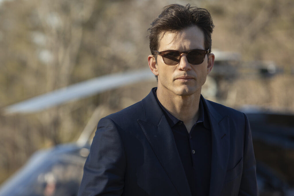 Ashton Kutcher in new FX Series the Beauty.