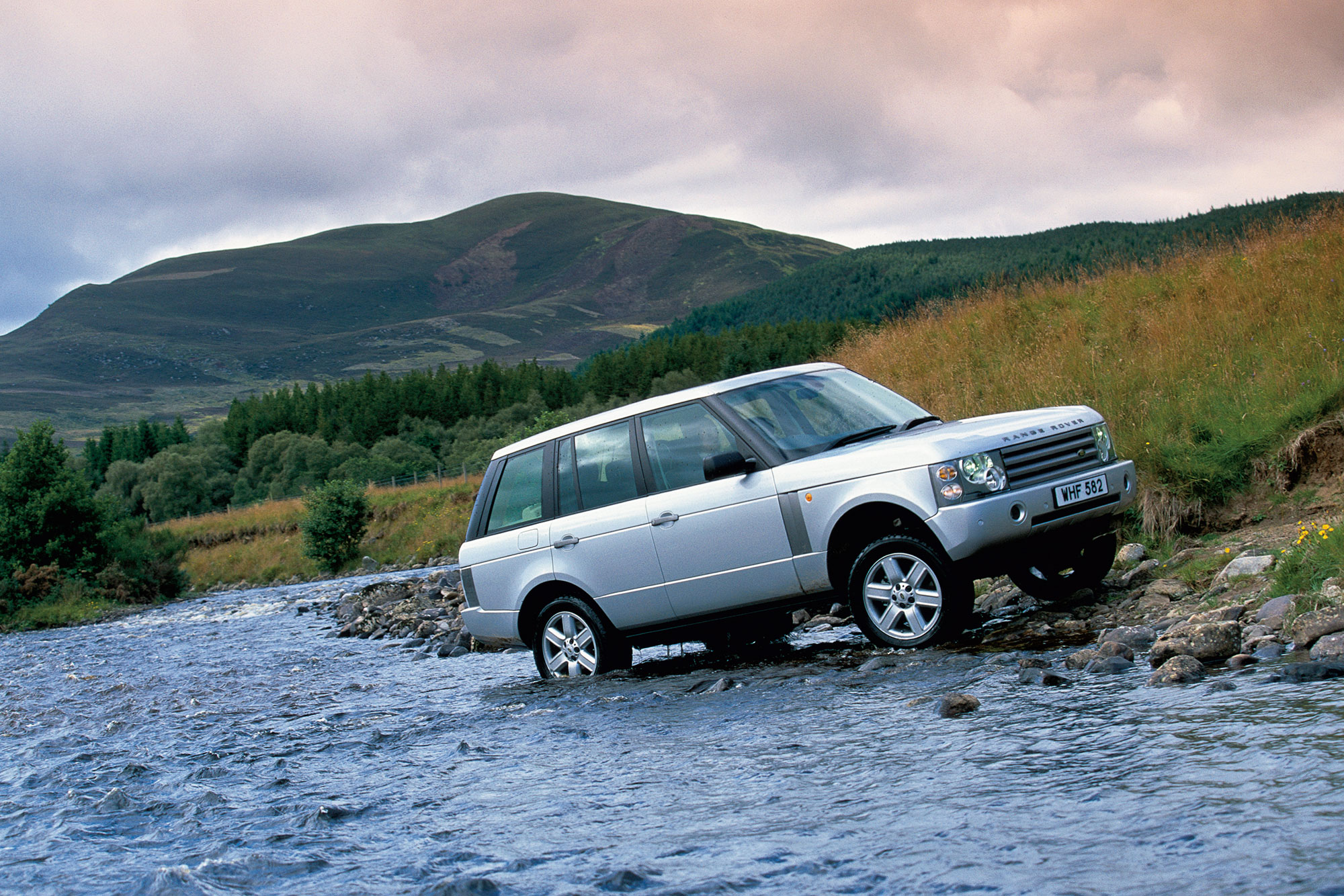 Range Rover - Never Stand Still