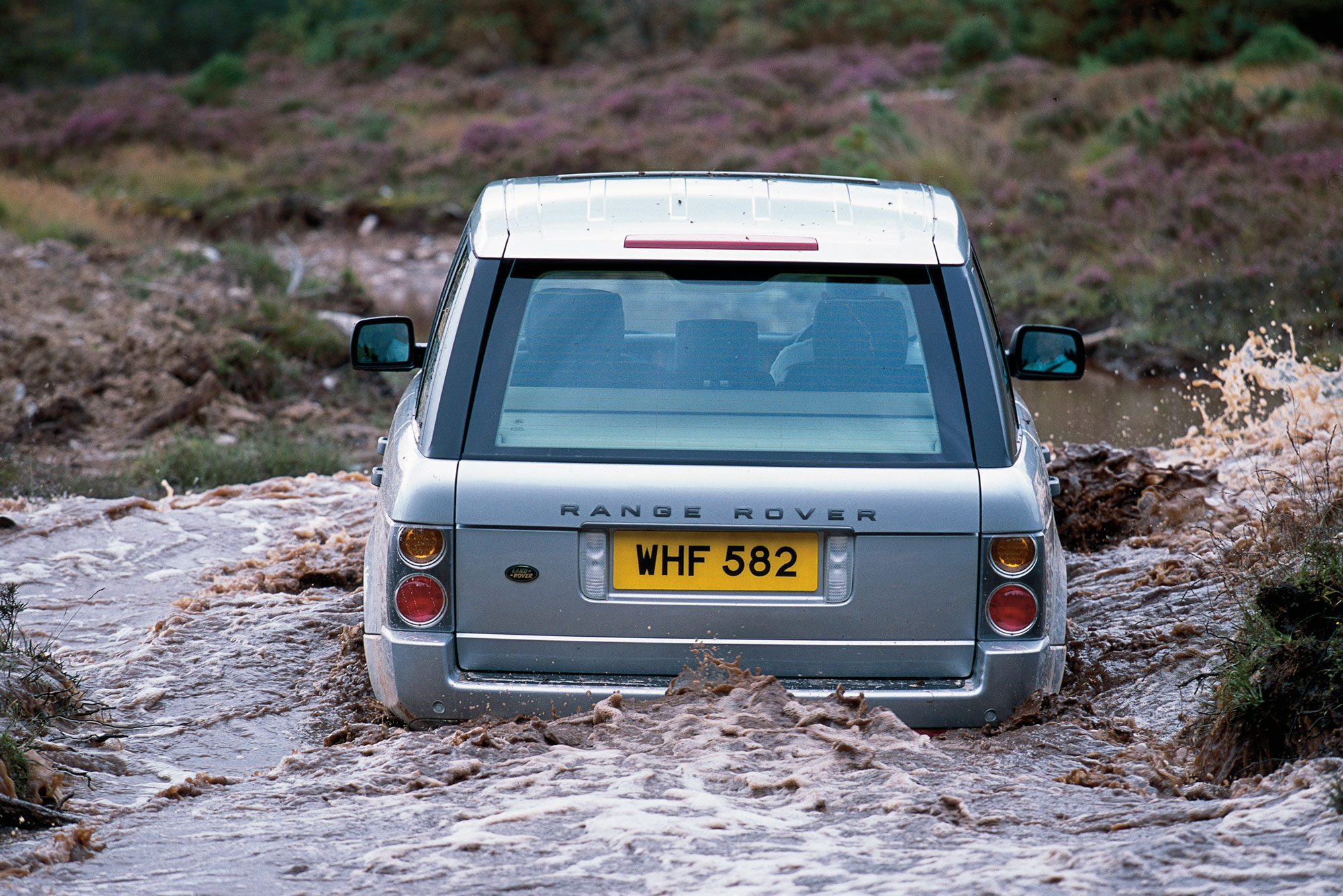 Range Rover - Never Stand Still