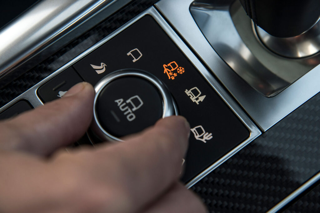 Range Rover - Never Stand Still