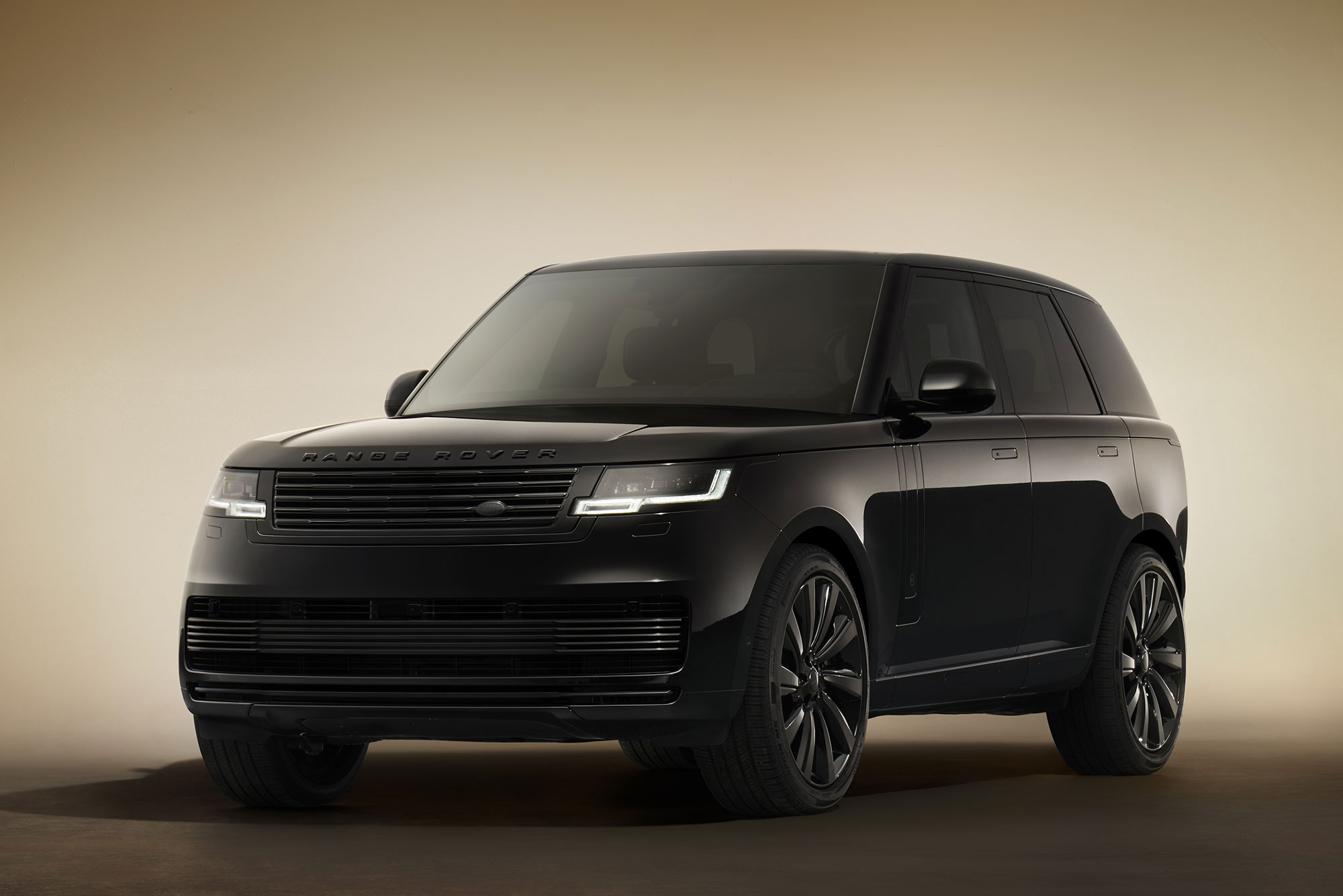 Range Rover marks the North American debut of the SV Black at Design Miami with its exclusive 'Dipped in Black' installation