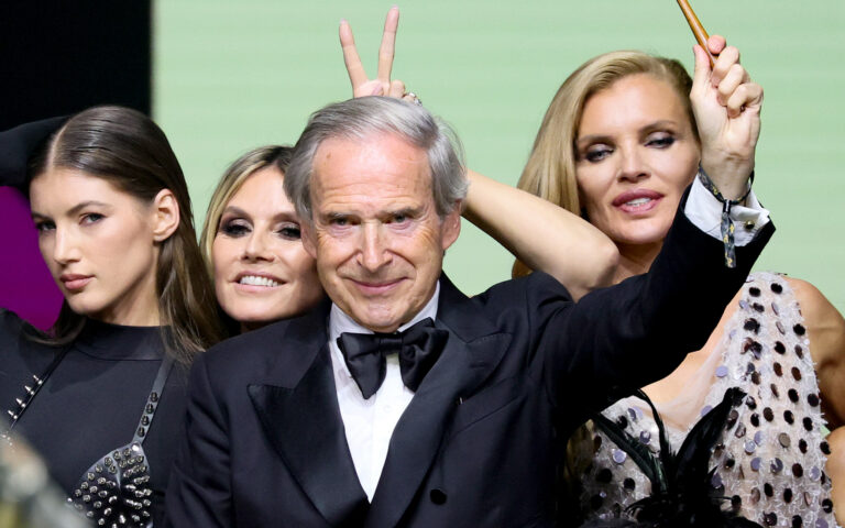 CAP D'ANTIBES, FRANCE - MAY 22: Valery Kaufman, Anthi Fakidari, Heidi Klum, Simon de Pury, Barbara Palvin, Esther Cañadas and Yilan Hua onstage during the amfAR gala Cannes 2025 presented by Chopard at Hotel du Cap-Eden-Roc on May 22, 2025 in Cap d'Antibes, France. (Photo by Andreas Rentz/amfAR/Getty Images for amfAR)