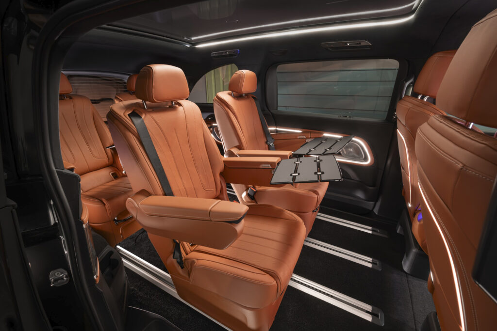 Mercedes VLE Minivan 2026. Photo courtesy of Mercedes.