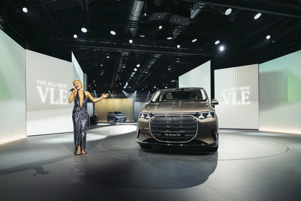 Mercedes VLE Minivan 2026. Photo courtesy of Mercedes.