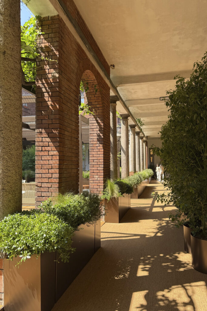 Flexform: The Private Lives of Objects