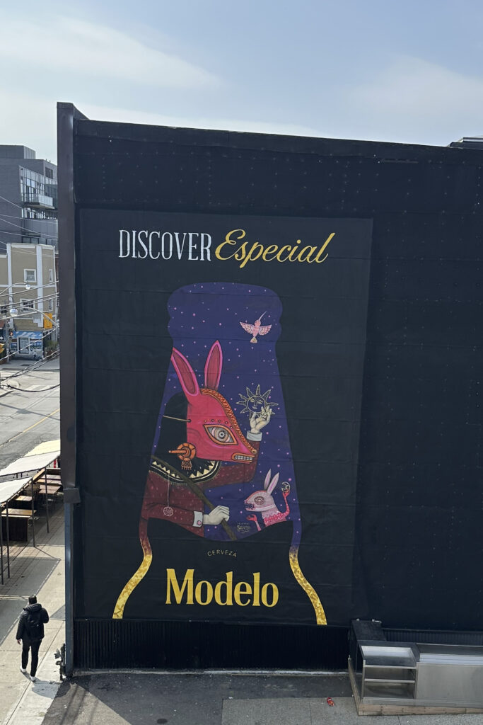 saner modelo 144 Ossington Ave Mural