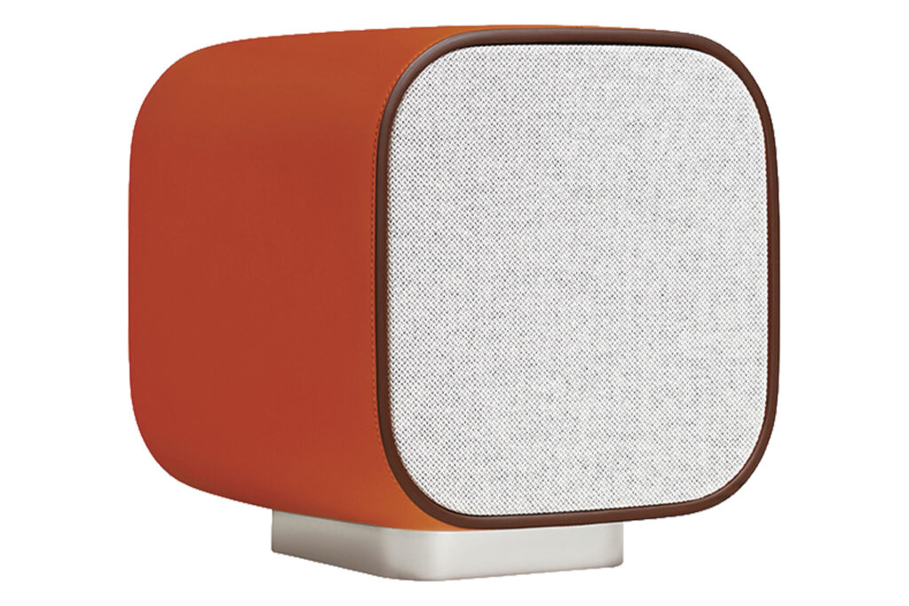 Enceinte Hermès Mini Speaker en veau Swift et inox poli miroir