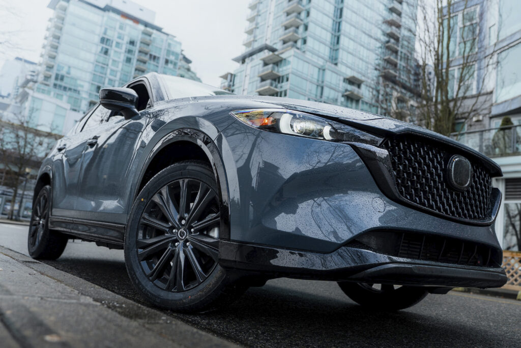 AGILITY SUV. RIDGECRAWLER. PHOTO COURTESY OF BLACKHAWK TIRES CANADA.