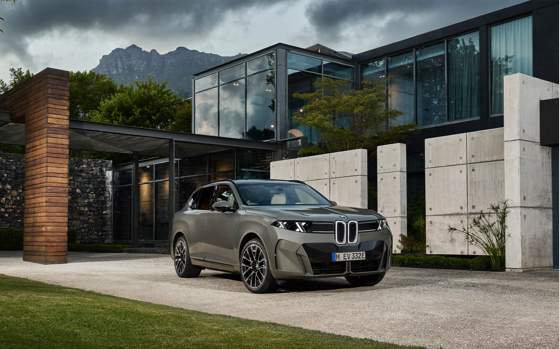 NEW 2027 BMW iX5 60. PHOTO COURTESY OF BMW.
