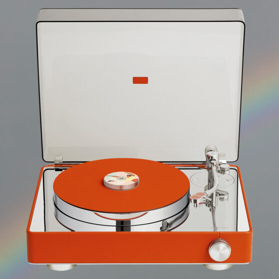 Platines vinyle 33 et 45 tours Hermès Turntable en chrome poli miroir et veau Swift - Collection PE26 - Hermès © Studio des Fleurs (4)