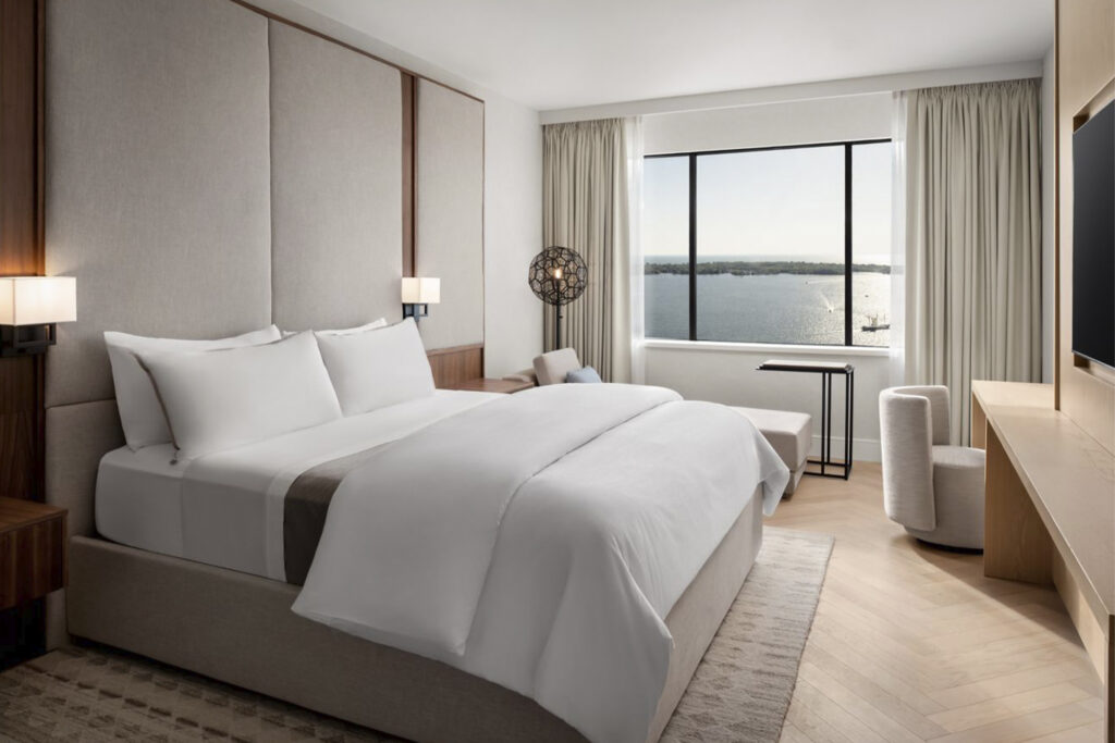 WESTIN HARBOUR CASTLE, TORONTO. PHOTO COURTESY OF WESTIN HARBOUR CASTLE.