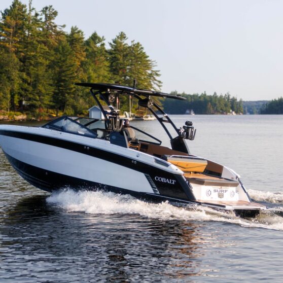 Cobalt R8 Surf feature