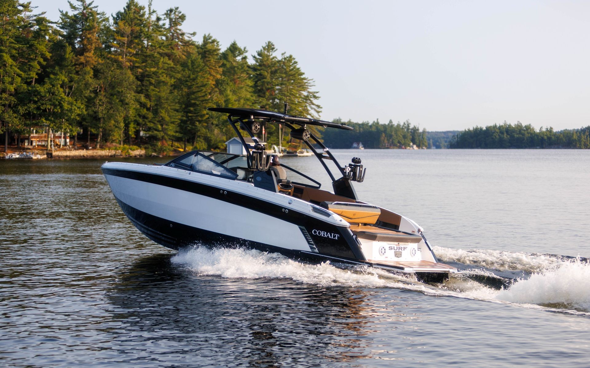 Cobalt R8 Surf feature