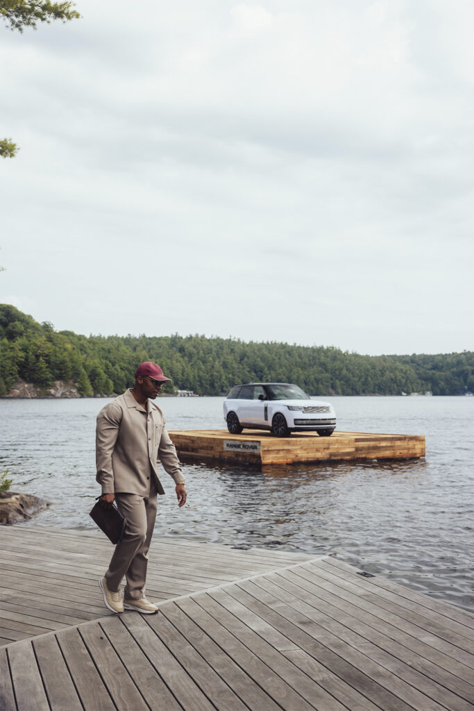 Range Rover House Muskoka - Photo by Denis Lipman