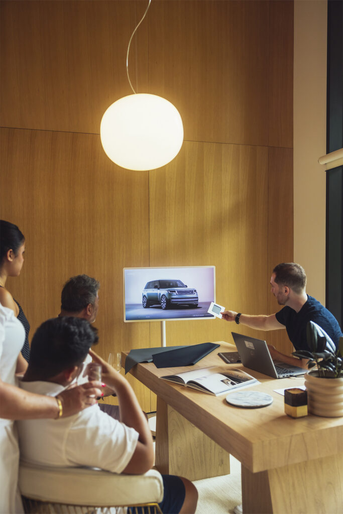 Range Rover House Muskoka - Photo by Denis Lipman