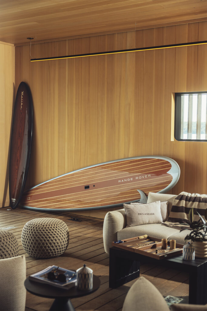 Range Rover House Muskoka - Photo by Denis Lipman