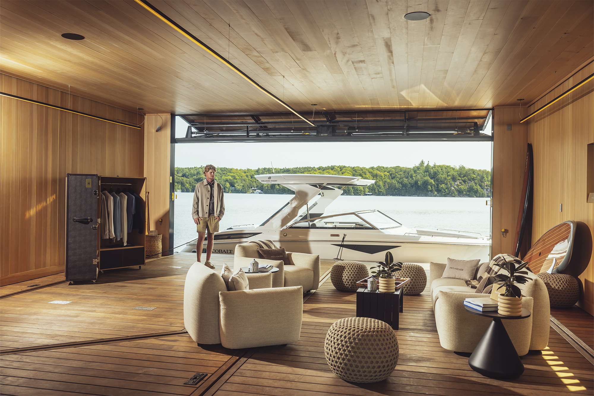 Range Rover House Muskoka - Photo by Denis Lipman