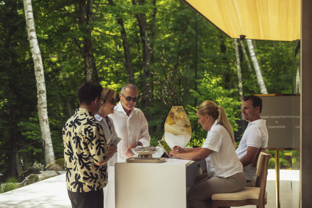 Range Rover House Muskoka - Photo by Denis Lipman