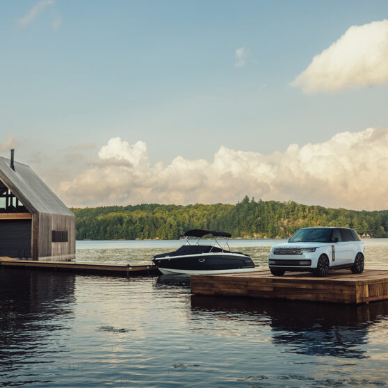 Range Rover House Muskoka. Photo by Denis Lipman.