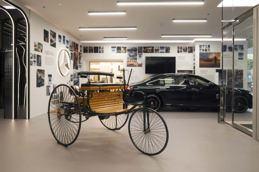 Mercedes-Benz Toronto Holt Renfrew Pop-Up. Photo courtesy of Newswire.