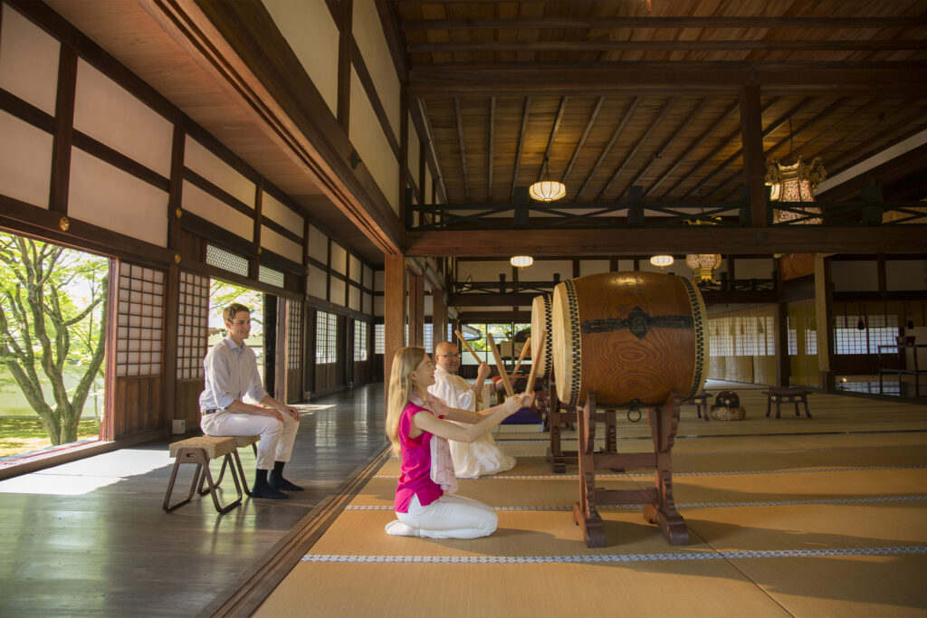 05 Traditional Kyoto Temple Ritual - Morning Chant 