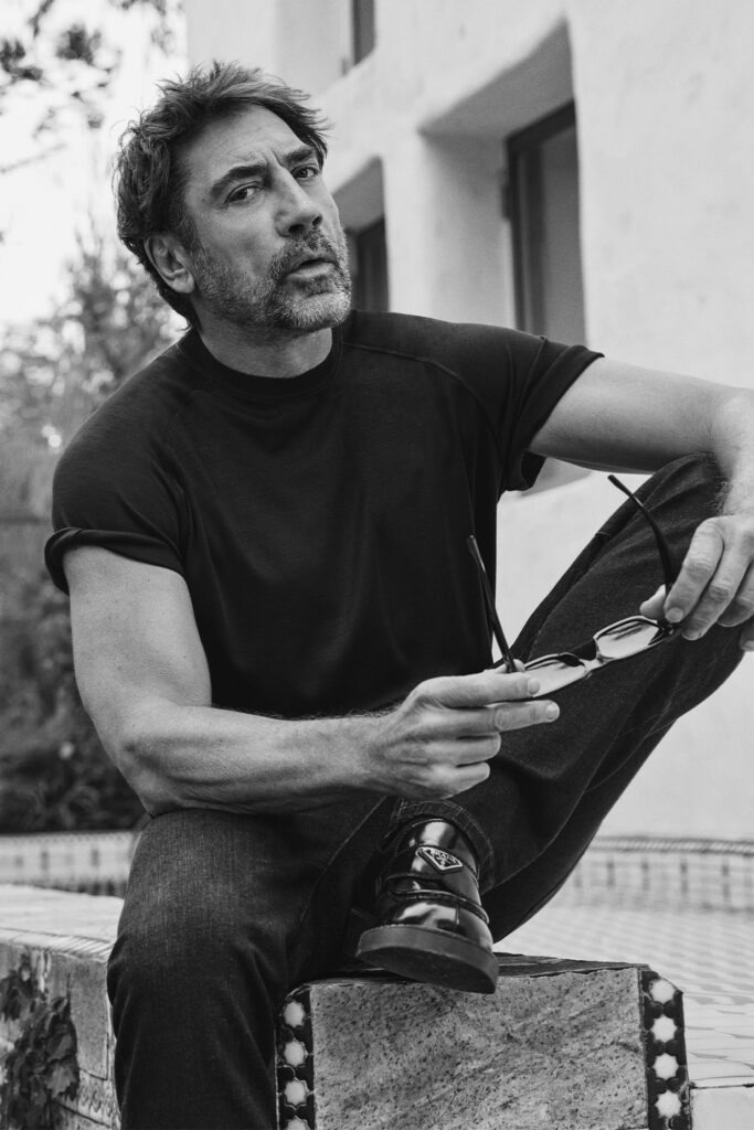 Javier Bardem. PHOTOGRAPHY: MICHAEL SCHWARTZ /TRUNK ARCHIVE. STYLING: FABIO IMMEDIATO GROOMING: CHRISTINE NELLI FASHION DIRECTION: JOANA DE LA FUENTE ART DIRECTION PRODUCER: ASHA MARTÍNEZ PRODUCTION ON SET: ALEJANDRO RESTREPO PHOTO ASSISTANTS: DANYA MORRISON & KEVIN PERSHIN STYLING ASSISTANT: CATALINA COOPER