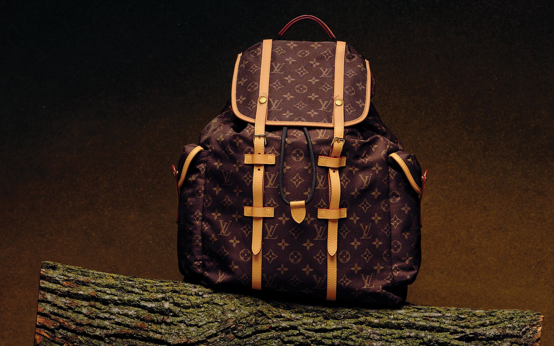 LOUIS VUITTON MEN’S CHRISTOPHER EAST WEST MM LOUIS VUITTON SILK TECH