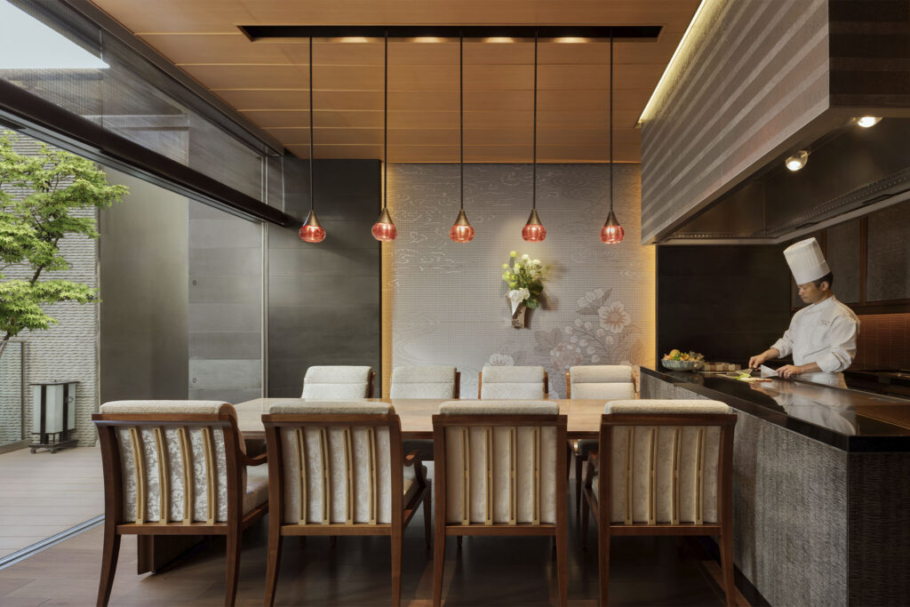 Kaiseki Mizuki Lunch Daylight by window